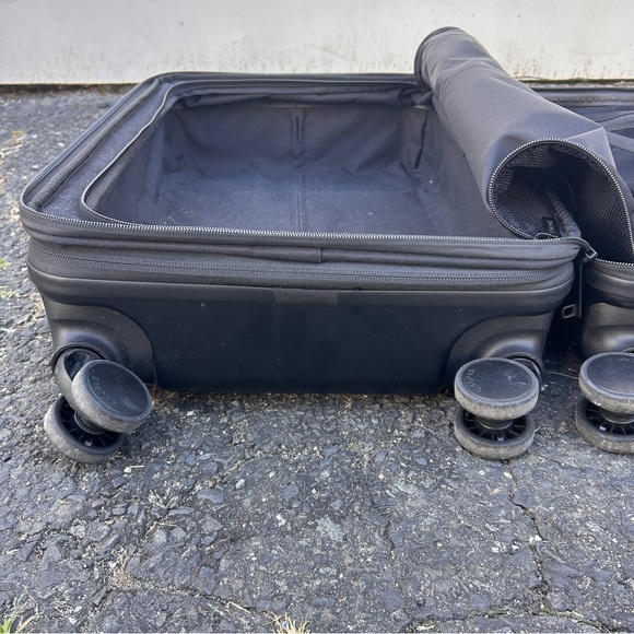 Calpak Hue Carry-on Luggage - Picture 7 of 10